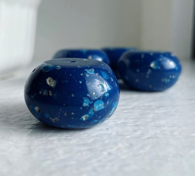 Vintage Lucite Speckled Blue Marbled Chunky Stone Beads Granite Saucers 29mm 4 image 4