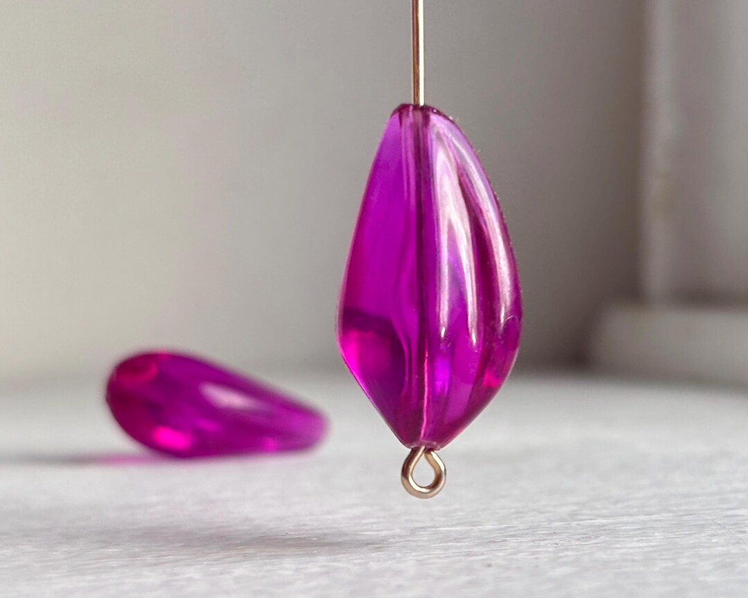 Vintage Raspberry Purple Lucite Pinched Drop Beads Teardrops 25mm (8 ...