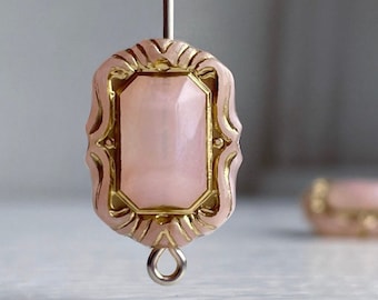 Perles rectangulaires en acrylique, corail laiteux opalescent rose poudré, sculptées 18 x 13 mm (12)