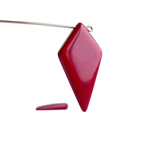 Vintage Retro Lucite Wine Red Kite Shaped Pendant Beads 42mm (6)