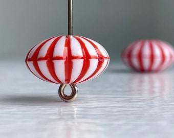 Acrylic Red White Fluted Saucer Beads Peppermint 14mm (20)