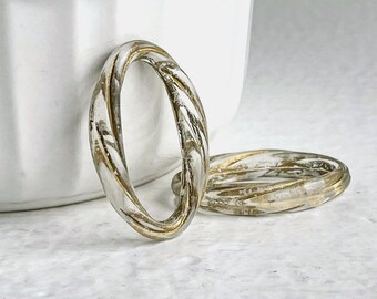 Acrylic Carved Crystal Gold Twisted Oval Hoop Link Rings 31mm Undrilled (8)
