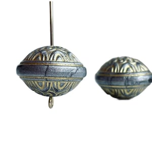 Vintage Gold Silver Carved Lucite Saucer Beads Etched 20mm (8)