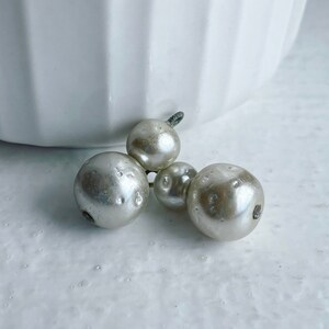 Vintage Japanese Pearl Pearly Glass Bead Charms Pendants Japan 23mm 8 image 4