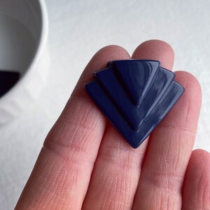 Vintage Navy Blue Lucite Layered Deco Triangle Cabochons Cabs Flatbacks 33mm 6 image 10