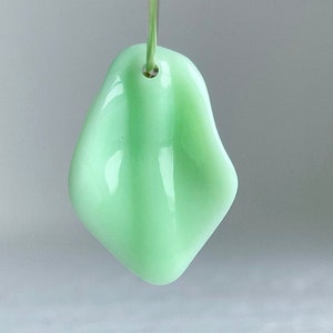 Curved Acrylic Green Pendant Leaf Beads 25mm 20 image 1