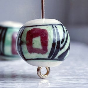 Hand Painted Peruvian Ceramic Porcelain Round Green Red Black White Beads 14mm (6)