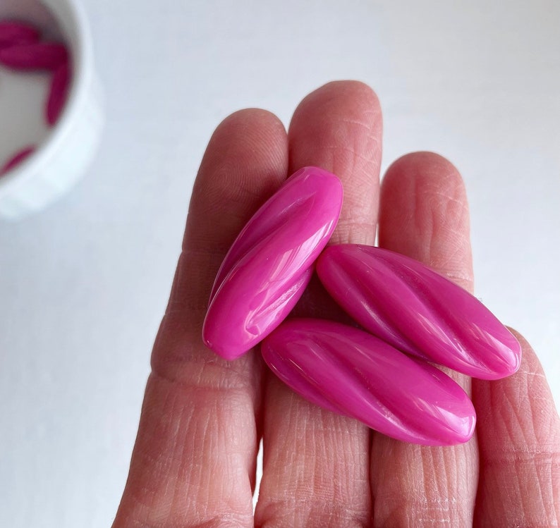 Vintage Lucite Beads Hot Pink Fluted Oval Twist Italy 30mm 10 image 2