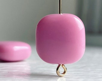 Himbeer-rosa flache quadratische Acrylperlen 15 mm (12)