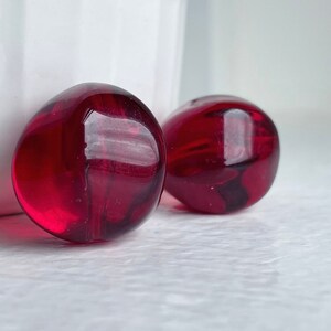 Vintage Wine Red Beveled Round LARGE Chunky Lucite Melon Beads 23mm 6 image 6