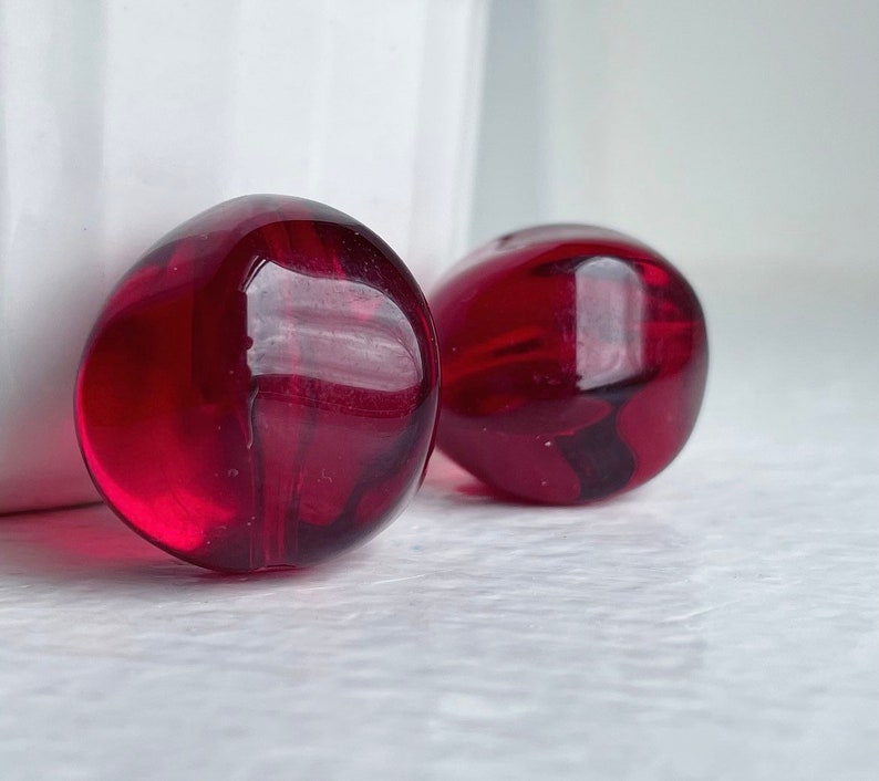 Vintage Wine Red Beveled Round LARGE Chunky Lucite Melon Beads 23mm 6 image 6