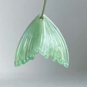 Marbled Light Green White Acrylic Curved Corrugated Wing Leaf Pendant Drops 27mm (8) Mermaid Tail Beads