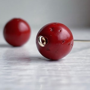 Vintage Rusty Earth Tone Red Speckled Pitted Round Lucite Beads 12mm (14)