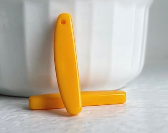 Vintage Lucite Light Orange Curved Oval Anhänger Tropfen Perlen 36 mm (8)
