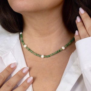 Green Aventurine Necklace with Freshwater Pearls, Aventurine Gemstone Beaded Necklace, Crystal Jewelry, Choker for Women, Lucky Crystal