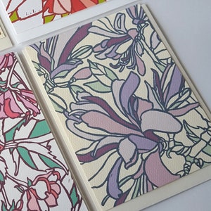 Cartes de voeux beaux-arts en linogravure de magnolia violet, jeu de lettres pour cartes de correspondance vierges, coffret de fleurs de printemps faites main avec enveloppes