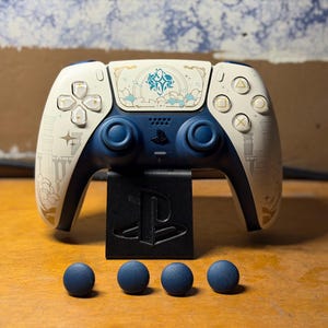 Anpassad Genshin Impact PS5-kontroll | Halleffektspakar | Greppförsedd baksida | Fodral och kabel ingår