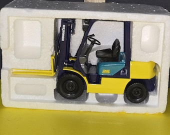 Empilhadeira Komatsu colecionável em escala 1:20