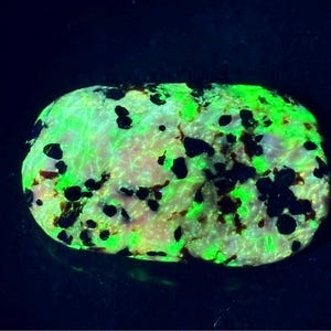 Handmade Polished Phosphorescent Willemite Franklinite Calcite Zincite Palm Stone UV Fluorescent Meditation Mineral Sterling Hill NJ P32