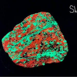 Calcite Franklinite Phosphorescent Willemite (Short-wave and Mid-wave only) UV Fluorescent Mineral Sample Sterling NJ E168