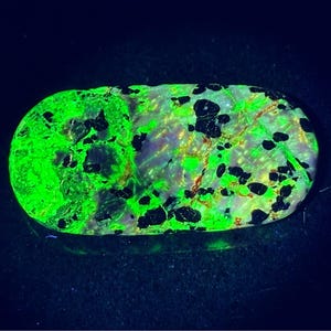 Handmade Polished Phosphorescent Willemite (Shortwave and Mid-wave only) Franklinite Calcite Zincite UV Fluorescent Sterling Hill NJ P18