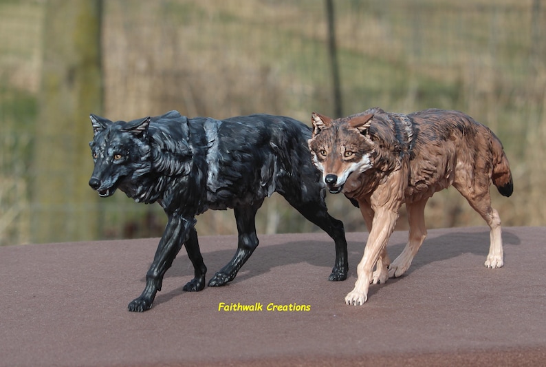 3D Printed Hand Painted Grey Wolf Figurine, 1:6 Scale - Etsy