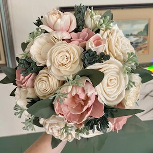 Sola-Holzblumen-Brautstrauß aus Pfingstrosen und Rosen, blush und natürliches Elfenbein oder wählen Sie benutzerdefinierte Farben mit künstlichem Grün