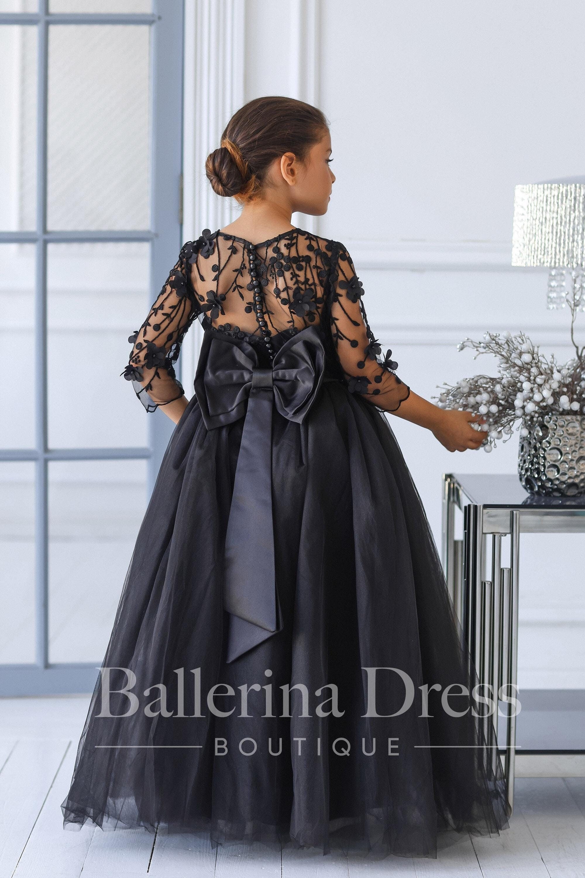 chinese dress ladies COSYOU Maternity Dress for Photoshoot Photography Robe Split Cardigan Sheer  Lace Pregnancy Gown Long Train Beach Photo Dresses (Black 2, S) at Amazon  Women's Clothing store