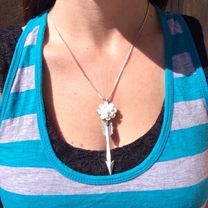 Flower and arrow necklace image 3