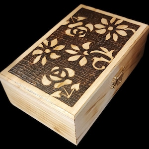 Boîte à souvenirs en bois