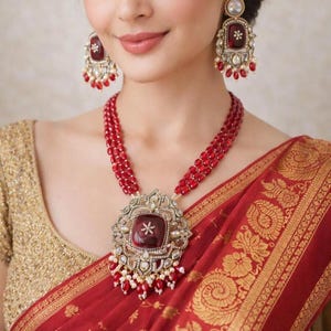 Onyx Beads Rani Haar: Ruby Monalisa Stone, Victorian Brooch
