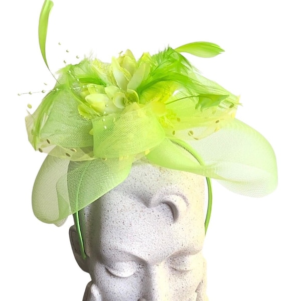 Casque bibi fantaisiste vert citron, chapeau de cocktail, chapeaux fantaisie, postiche plumes, chapeau à la mode, chapeau fantaisie unique