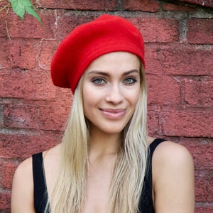 Red Beret Hat, Beret For Women, Winter Beret, Medium Size Beret, Soft Wool Beret, European Beret, Artist&#39;s Beret, Premium Quality Beret