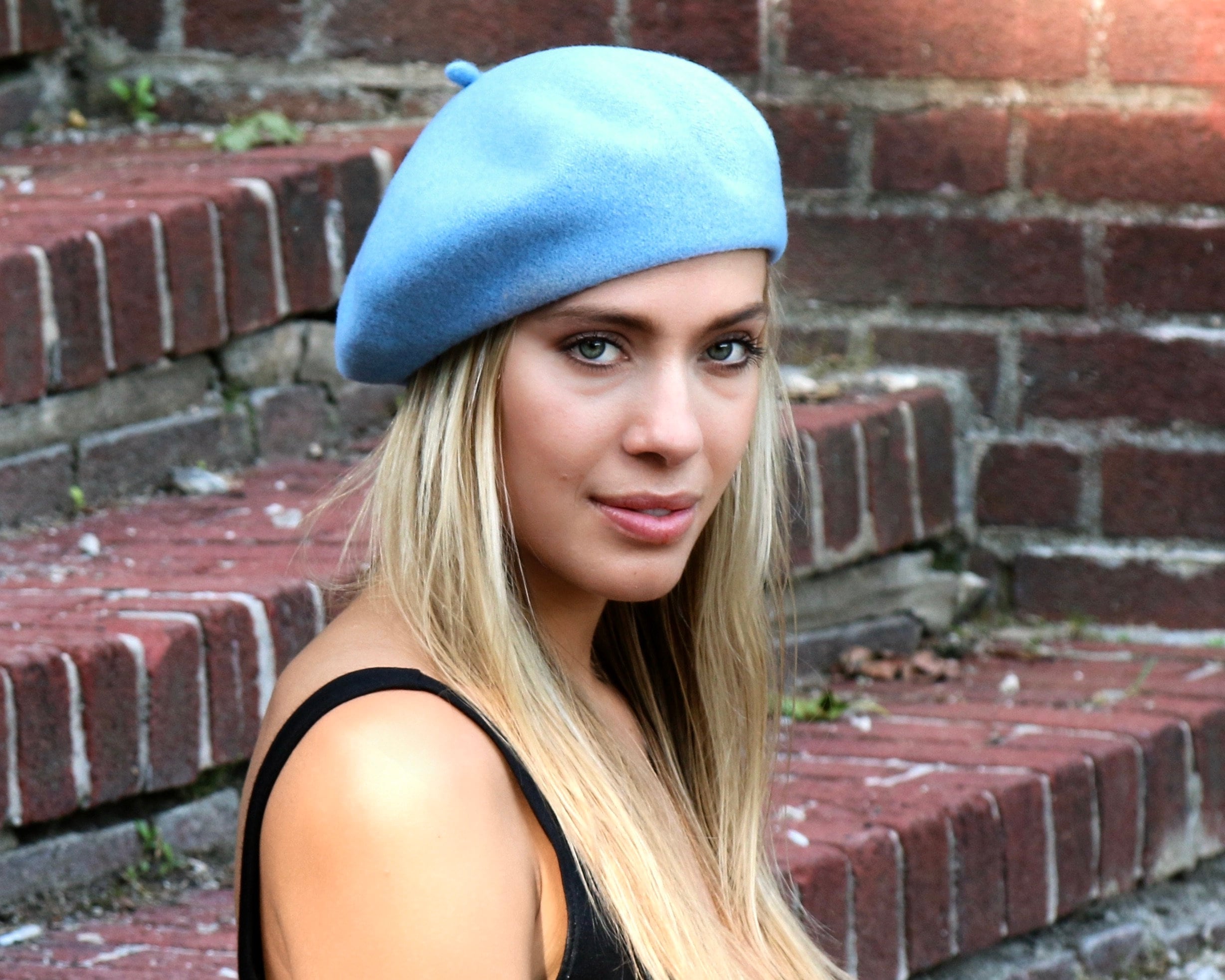 Vintage - Hand Knitted Royal‎ Blue Beret Cambodia Military Royal Armed Forces Army Wool Beret Blue  main image 2