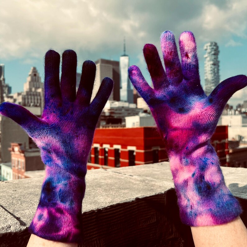 Hand-Dyed Cashmere Blend Knit Gloves: Purple Pink Winter Mittens image 3