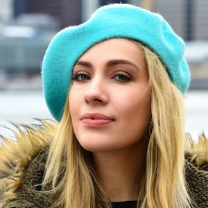French Beret Hat, Wool Beret, Warm Winter Hat, Women&#39;s Gift, Knit Beret Hat, Felt Beret, Turquoise Beret, Gift For Her