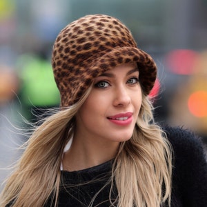 Faux Fur Hat Animal Pattern Cloche Hat Zebra Leopard Cheetah Tiger Giraffe Print Fur Winter Hat Spring Fashion Winter Accessories 1920s Hat