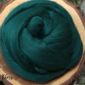 TARTAN Merino wool roving combed top, spinning, nuno felting, weaving - 2 oz