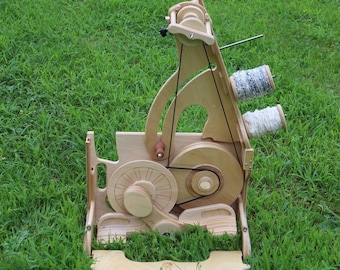 SpinOlution Bee Folding Spinning Wheel: Travel Fiber Art
