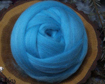 AQUA Merino wool roving combed top, spinning, nuno felting, weaving - 2 oz