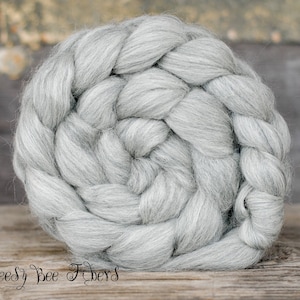 GRAY CORRIEDALE Wool Roving Undyed Combed Top Natural Gray Spinning Felting fiber 4 ounces image 2