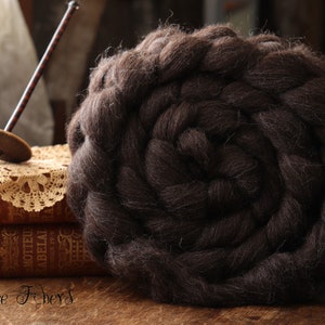 SHETLAND Natural Black Undyed Wool Roving Combed Top Spinning or Felting Fiber 4 oz image 3