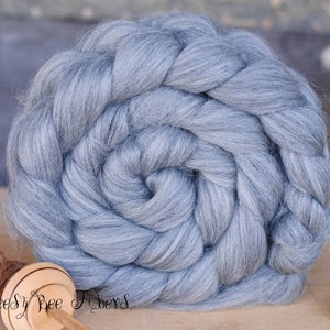 Undyed Soft Natural GRAY MERINO Combed Top Wool Roving Spinning Felting fiber 4 oz image 2