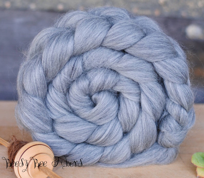 Undyed Soft Natural GRAY MERINO Combed Top Wool Roving Spinning Felting fiber 4 oz image 2