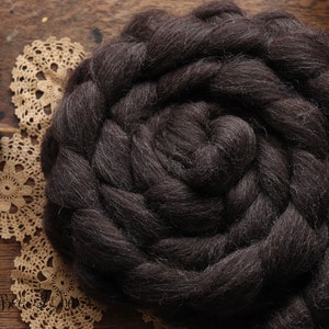 SHETLAND Natural Black Undyed Wool Roving Combed Top Spinning or Felting Fiber - 4 oz