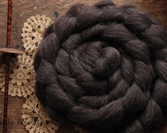 SHETLAND Natural Black Undyed Wool Roving Combed Top Spinning or Felting Fiber - 4 oz