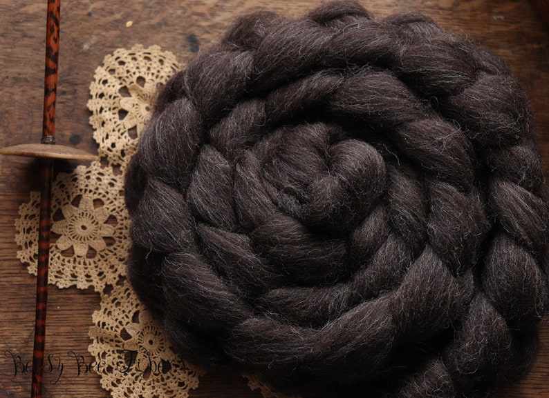 SHETLAND Natural Black Undyed Wool Roving Combed Top Spinning or Felting Fiber 4 oz image 1