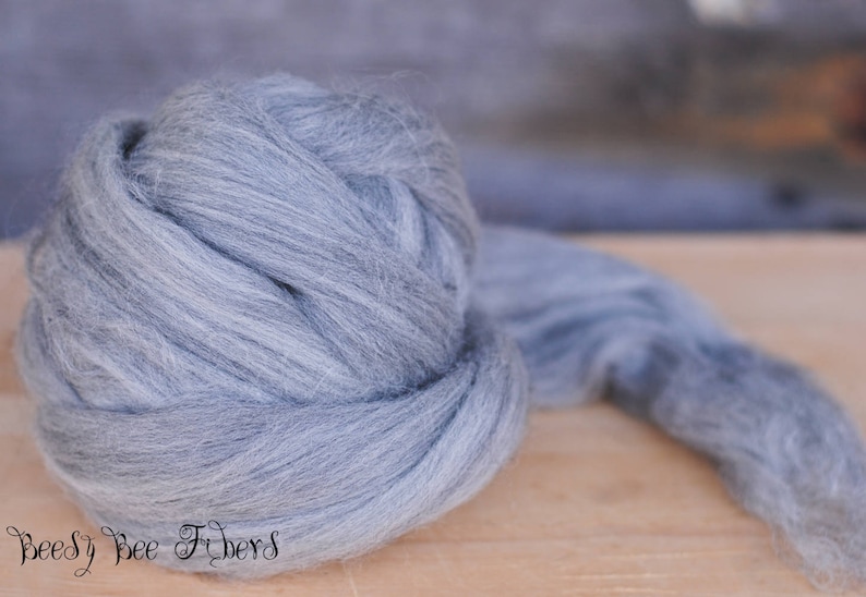 Undyed Soft Natural GRAY MERINO Combed Top Wool Roving Spinning Felting fiber 4 oz image 3