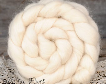 COTSWOLD - Undyed Combed Top Roving Wool Natural White Ecru for Spinning or Felting, Needle Felting Fiber - 4 oz