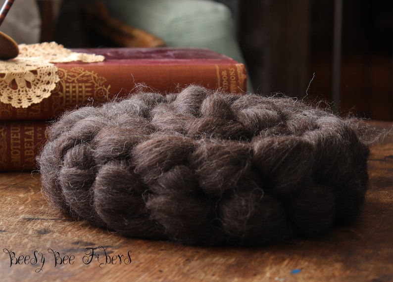 SHETLAND Natural Black Undyed Wool Roving Combed Top Spinning or Felting Fiber 4 oz image 4